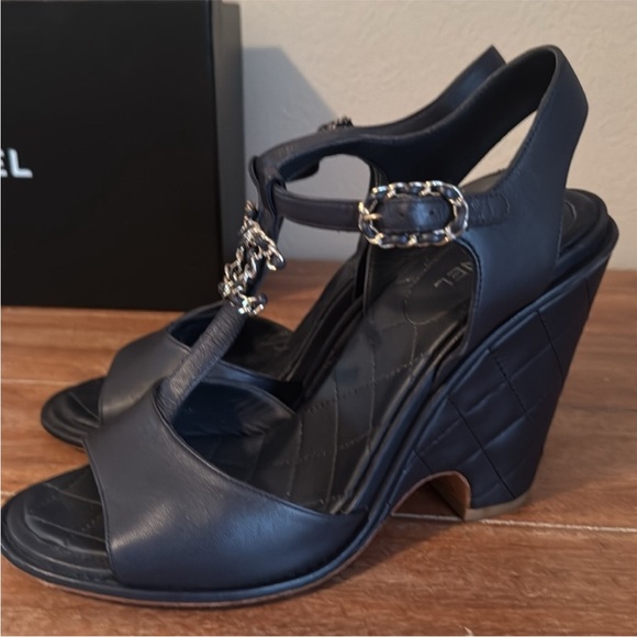 CHANEL Lambskin Leather T-Strap Wedge CC Sandals - Picture 4 of 15